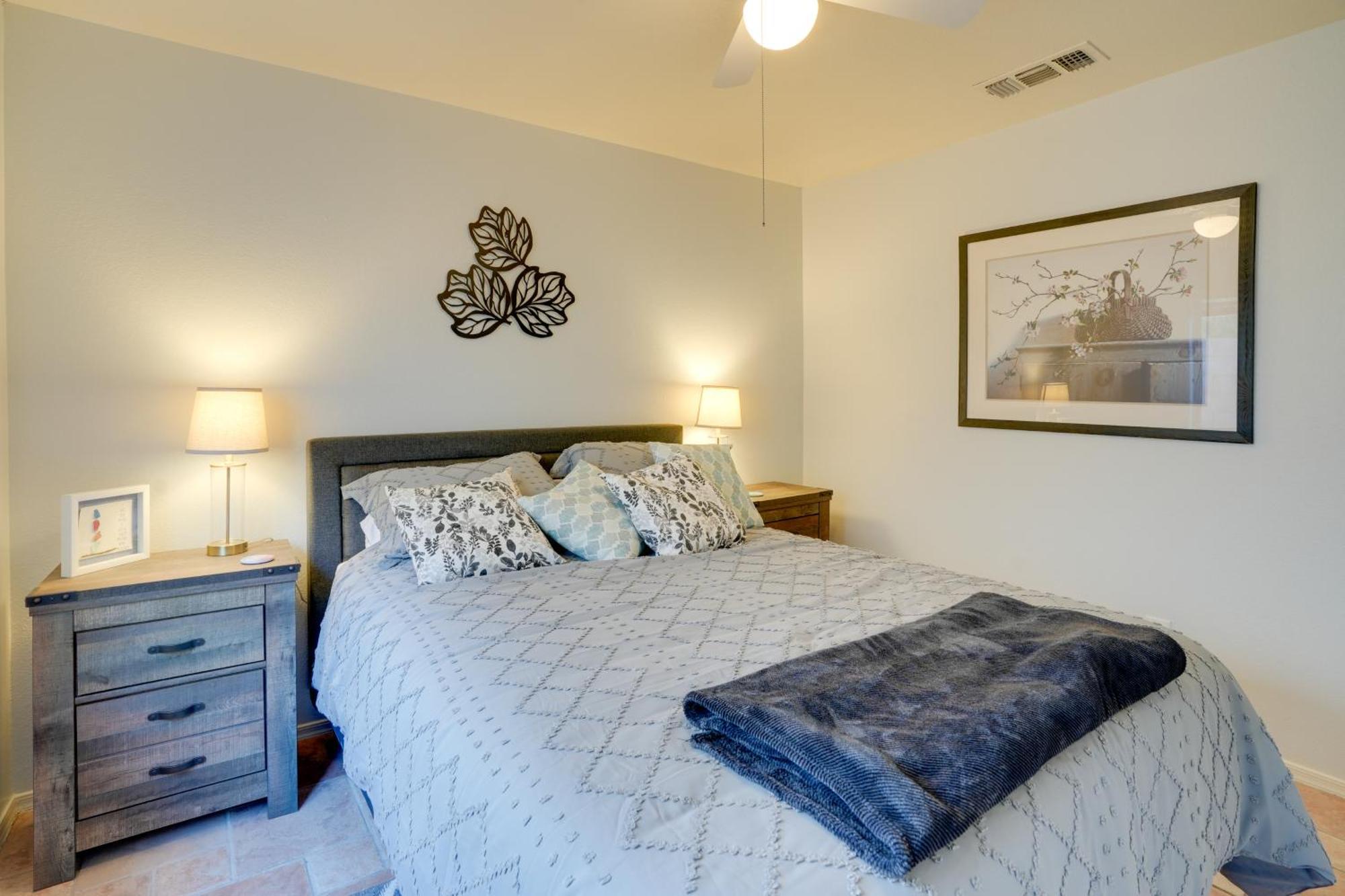 Sunny Surprise Getaway With Private Yard And Pool Villa Екстериор снимка