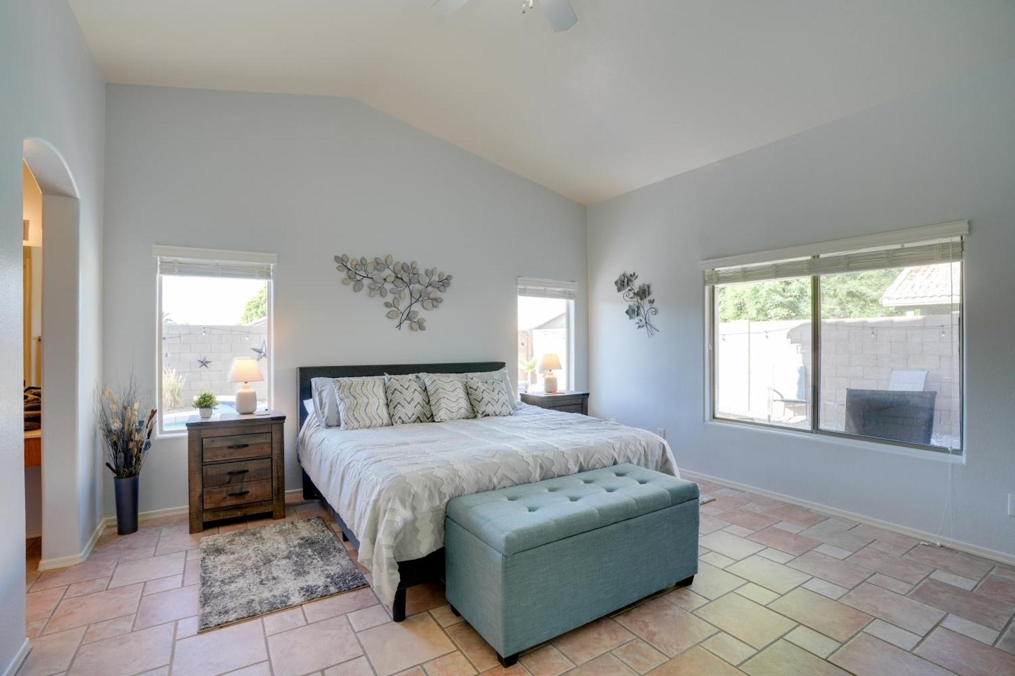 Sunny Surprise Getaway With Private Yard And Pool Villa Екстериор снимка
